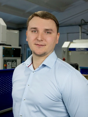 Колесов Станислав Павлович (менеджер коммерческого отдела);